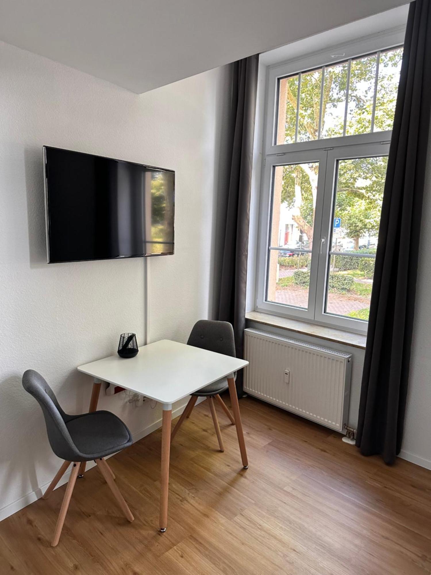 Zentrales Apartment Mit Parkplatz Hockenheim Ngoại thất bức ảnh